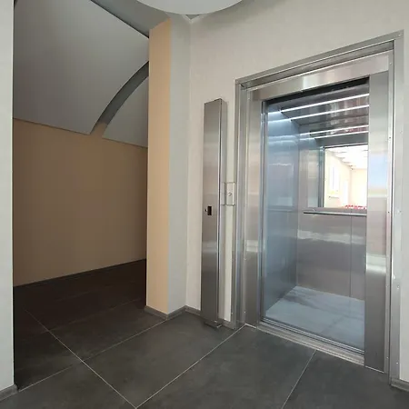 Hotel Advenus *