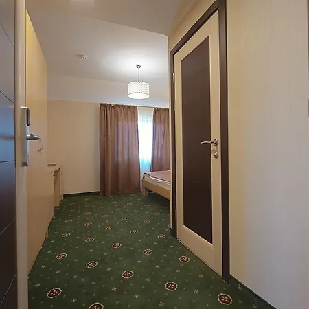 Advenus Hotel *